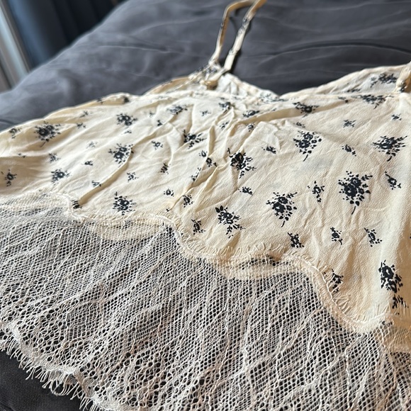 Wilfred Beige Crop Top - Picture 4 of 4